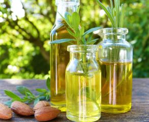 advantages-of-almond-oil-for-hair-and-its-uses