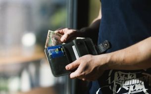 upgrade-your-accessories-mens-wallets-from-coachoutlet